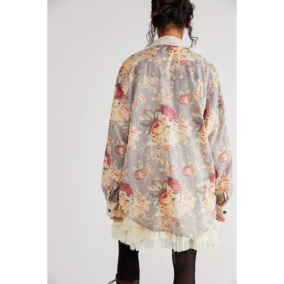 Magnolia Pearl Boyfriend Shirt in the Rose Garden Button Down Top Women's OS - Picture 8 of 8